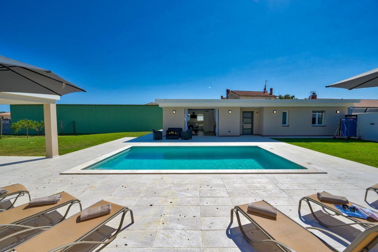Monte Vernal Villa *